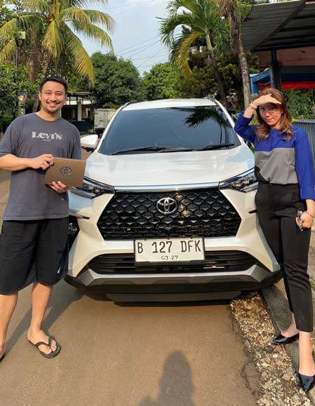 sales toyota tangerang selatan